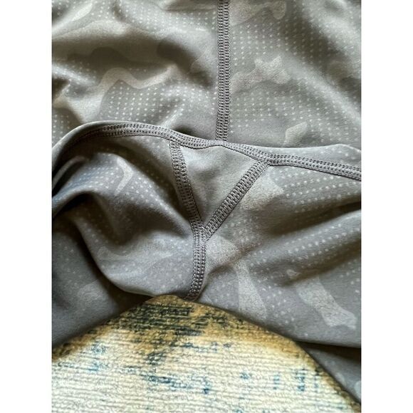 ZYIA Active Gray Camo Camouflage Dot 7/8 Leggings Size 8 - 10 - Picture 7 of 8